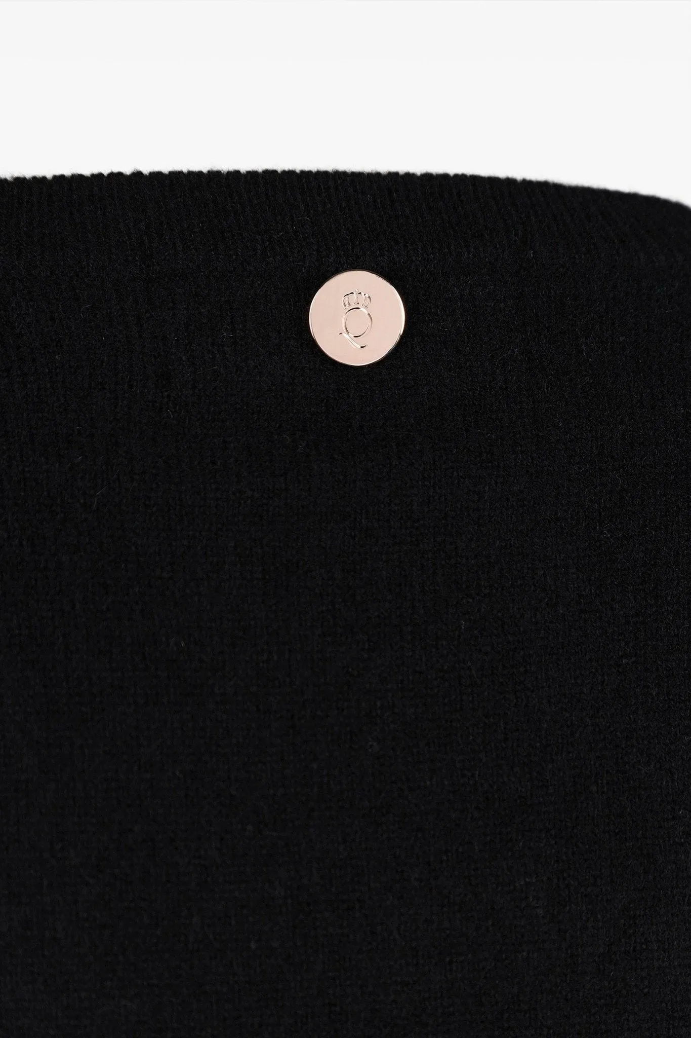 Alice Ladies Cashmere V-Neck Jumper in Black