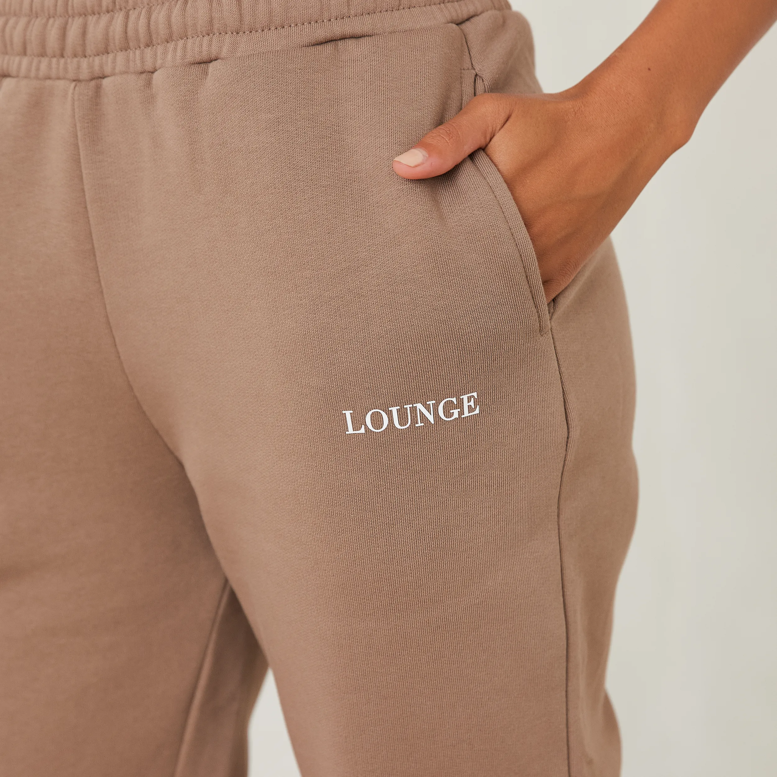 Essential Joggers - Coffee