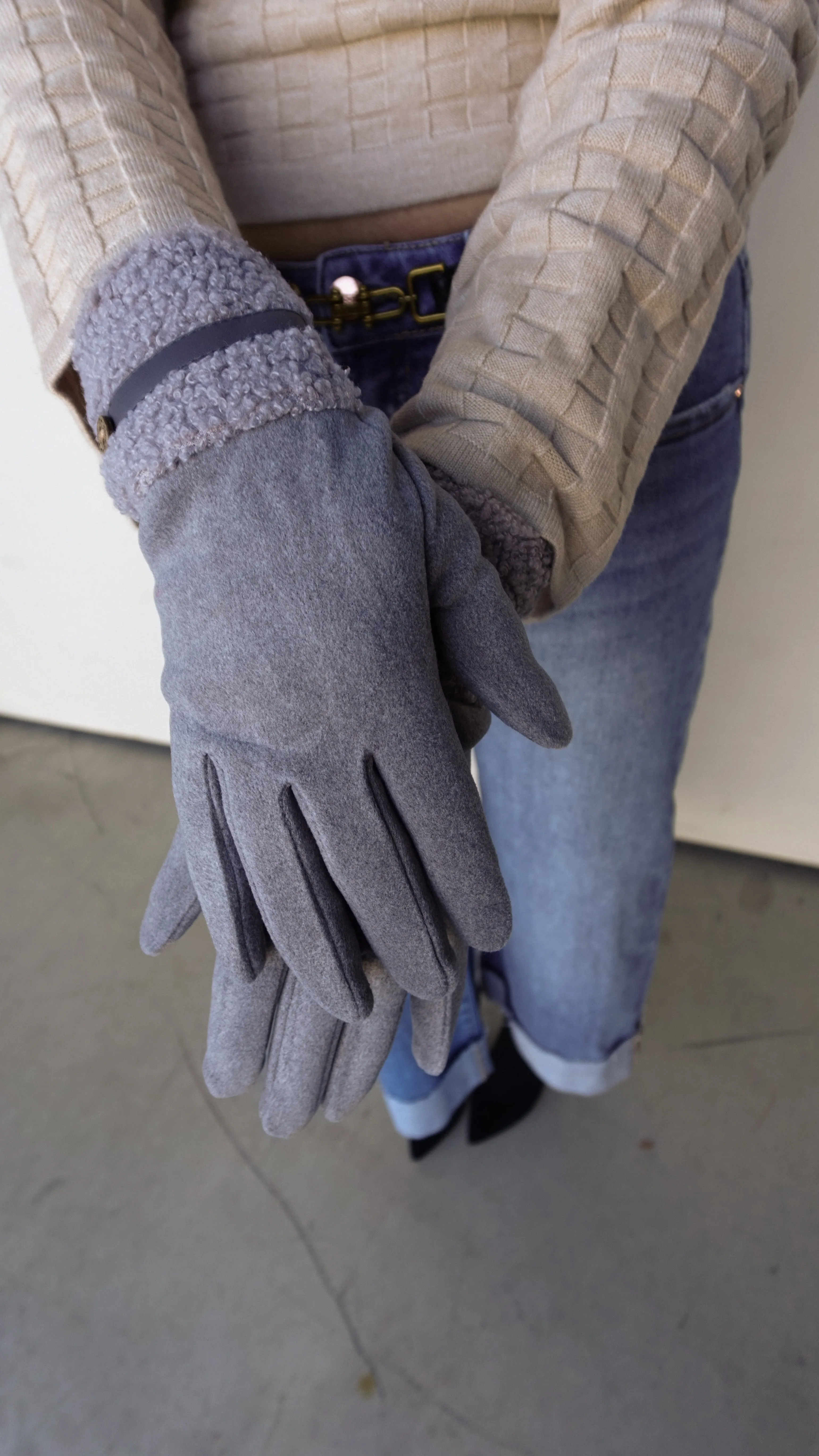 Gray Teddy Fur Cuff Gloves