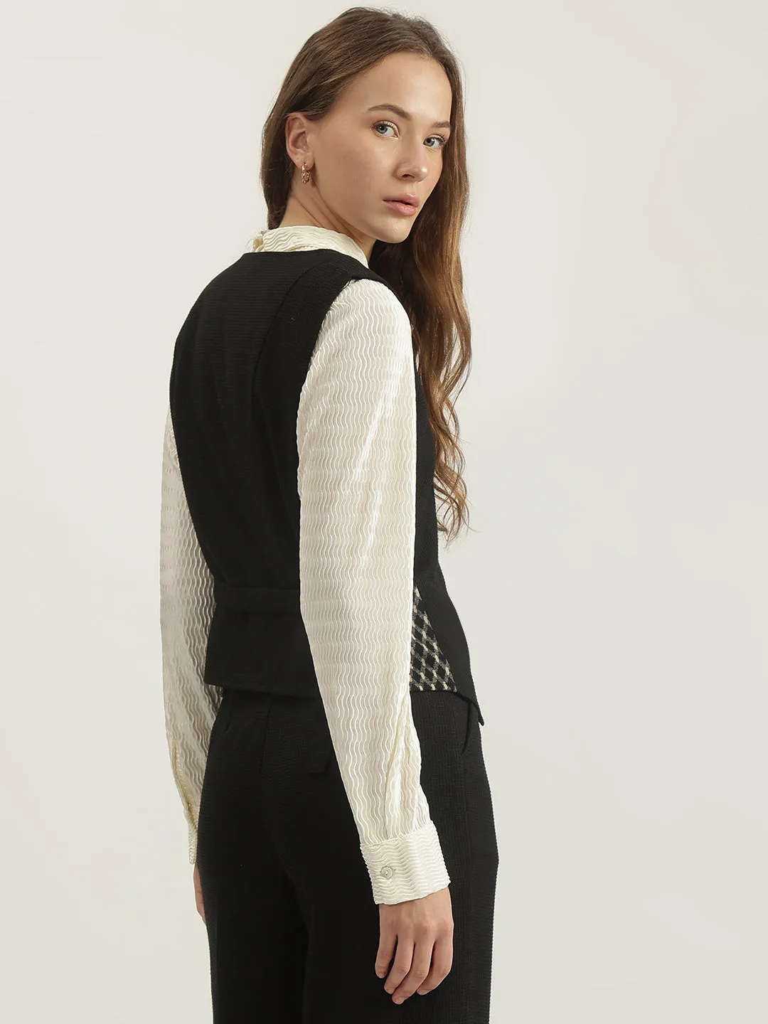 Iconic Women Black Solid V-Neck Sleeveless Waistcoat