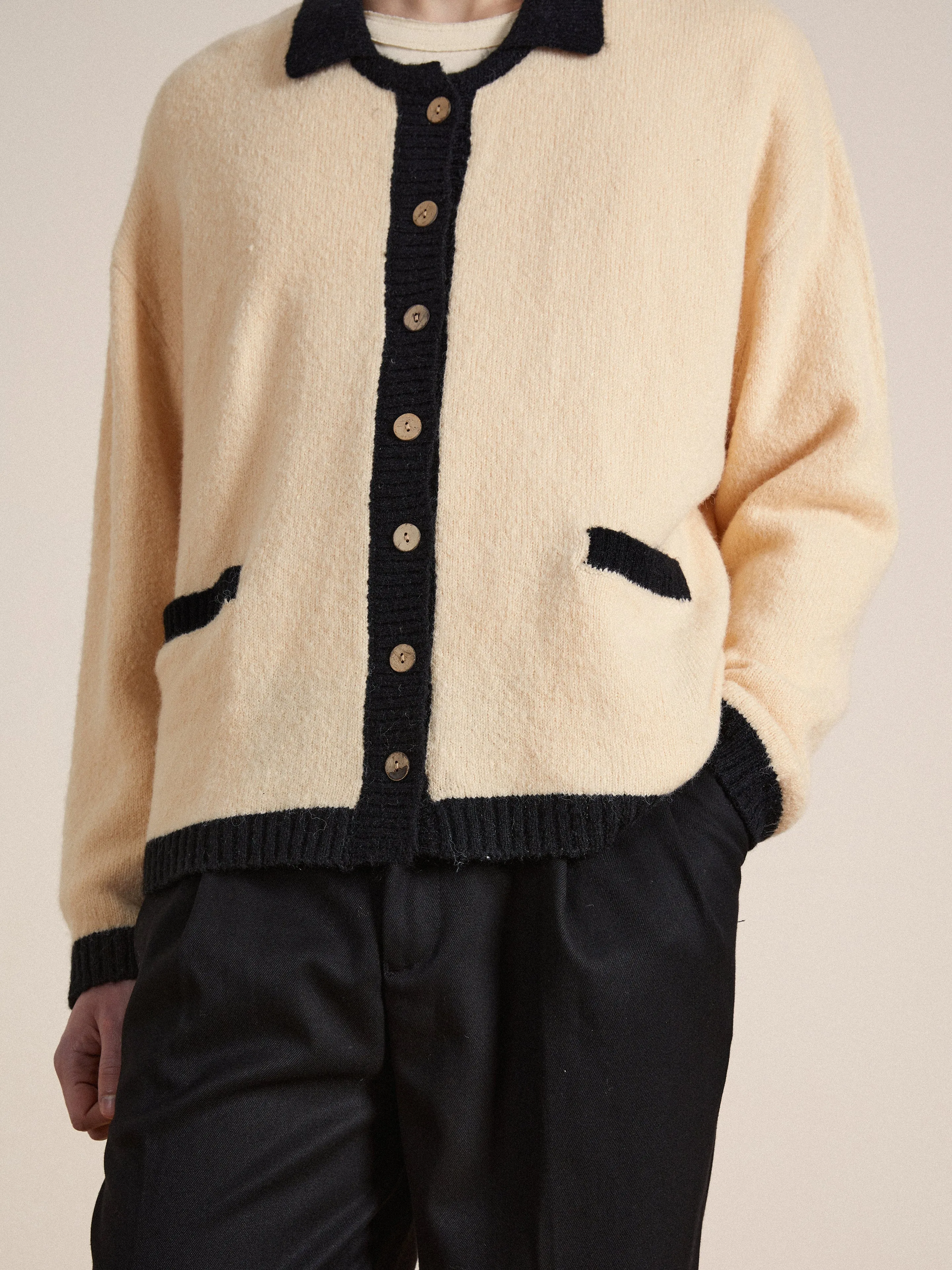 Sima Contrast Collar Knitted Cardigan