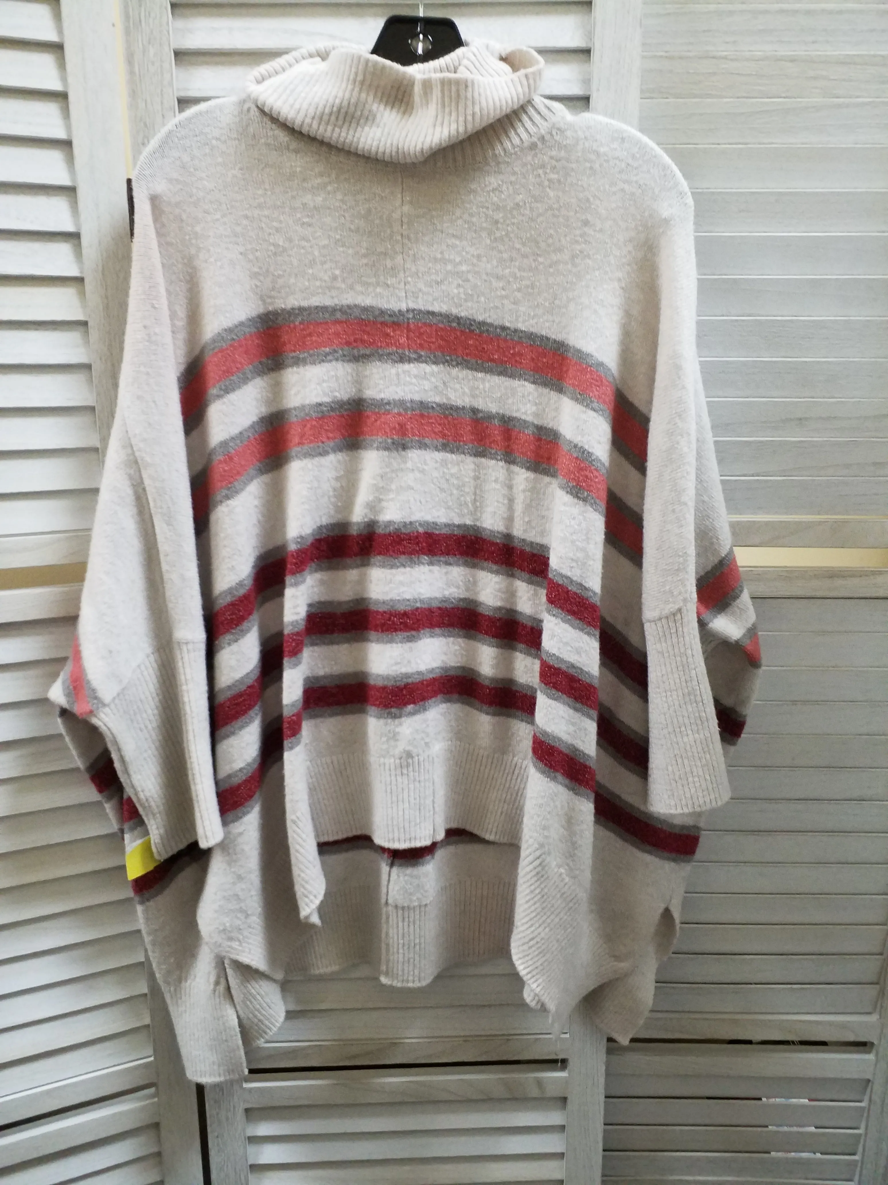 Sweater By Clothes Mentor  Size: M